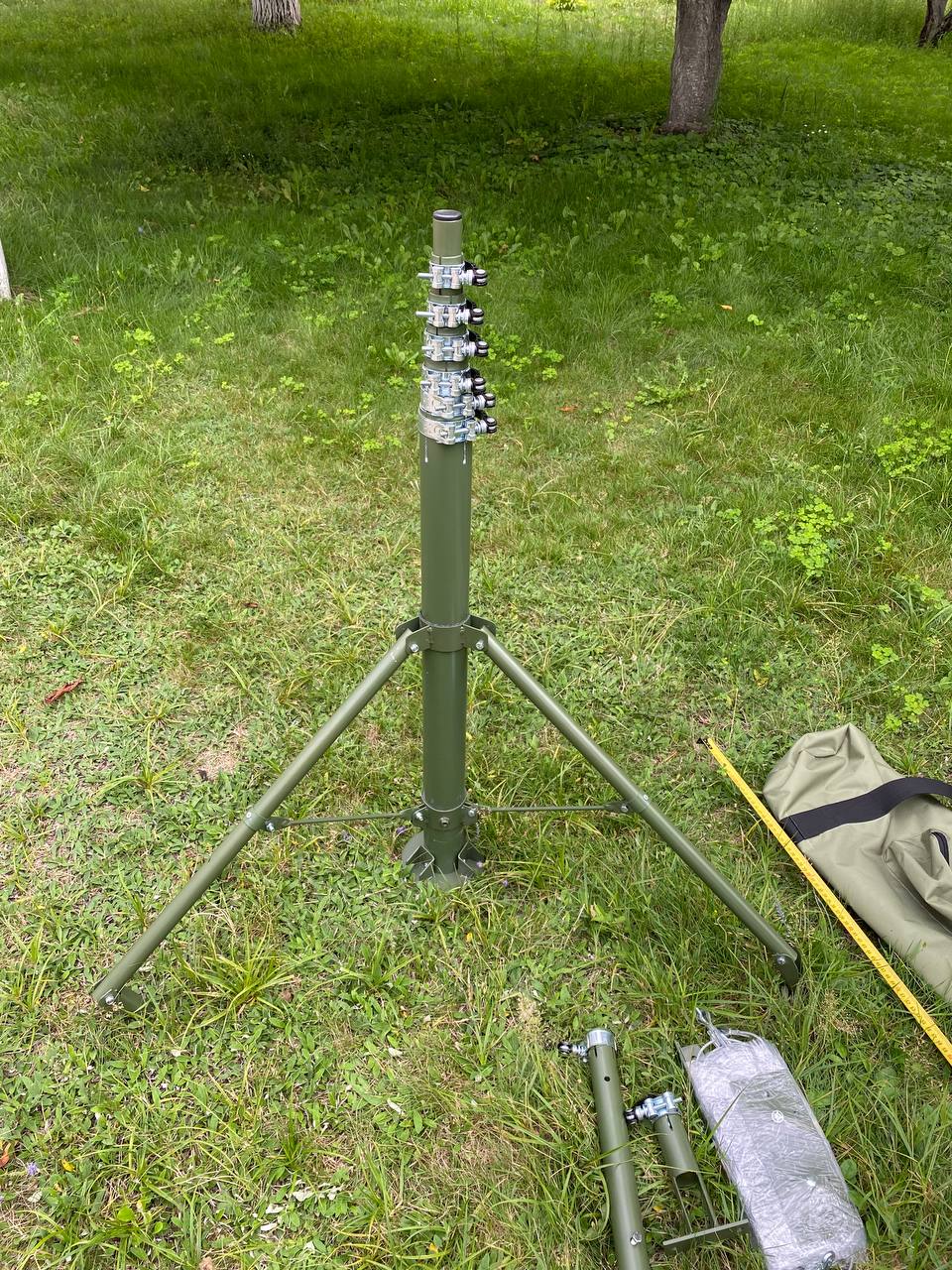 Телескопічна алюмінієва щогла для ретранслятора – легка, міцна та надійна конструкція для встановлення антен і обладнання. Забезпечує стабільність та зручність транспортування. Ідеальне рішення для польових умов та стаціонарного використання.