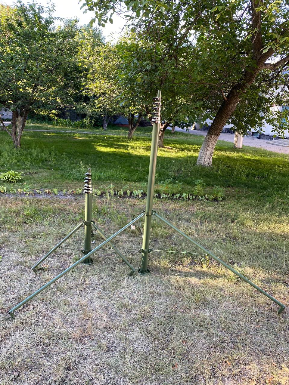 Телескопічна алюмінієва щогла для ретранслятора – легка, міцна та надійна конструкція для встановлення антен і обладнання. Забезпечує стабільність та зручність транспортування. Ідеальне рішення для польових умов та стаціонарного використання.